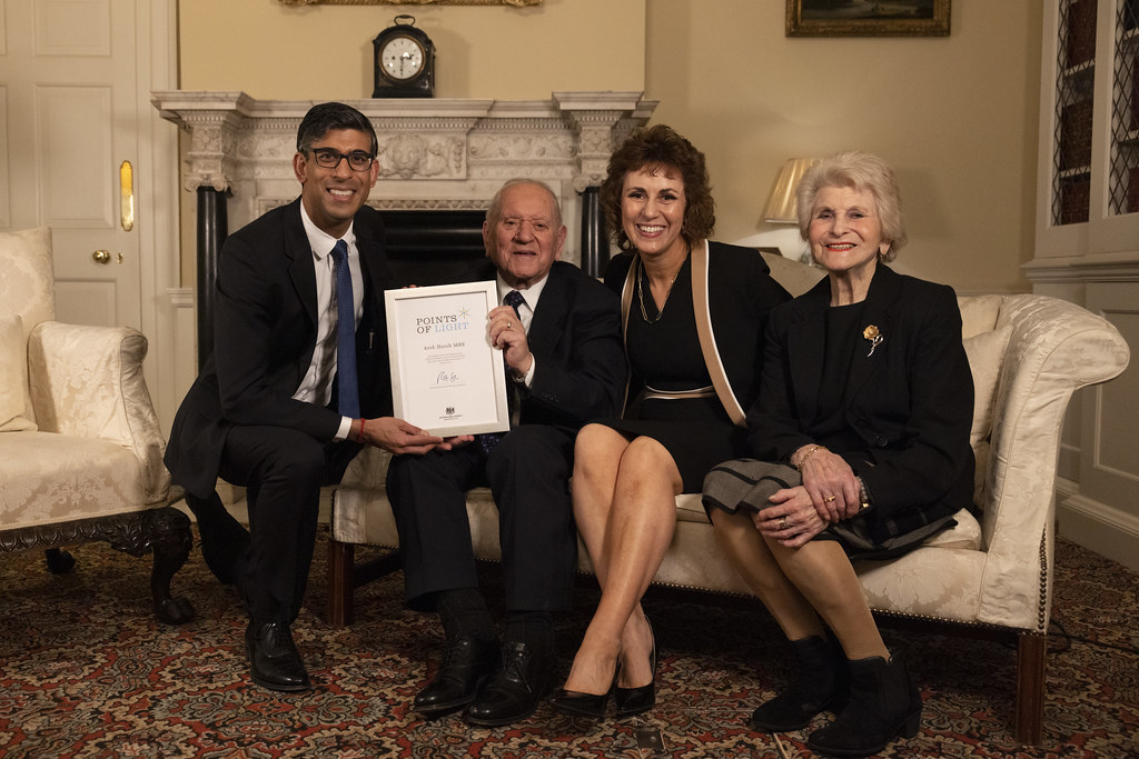 Prime Minister Rishi Sunak gives a Points of Light Awards as he meets Holocaust Surviver Arek Hersh, aged 94, his wife Jean Hersh and their daughter and their daughter Michelle Tanam in 10 Downing Street. Picture by Simon Dawson / No 10 Downing Street
